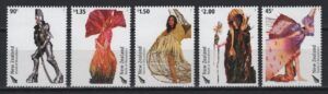 N. Zealand (2004) Yv. 2082/86  /  Dresses